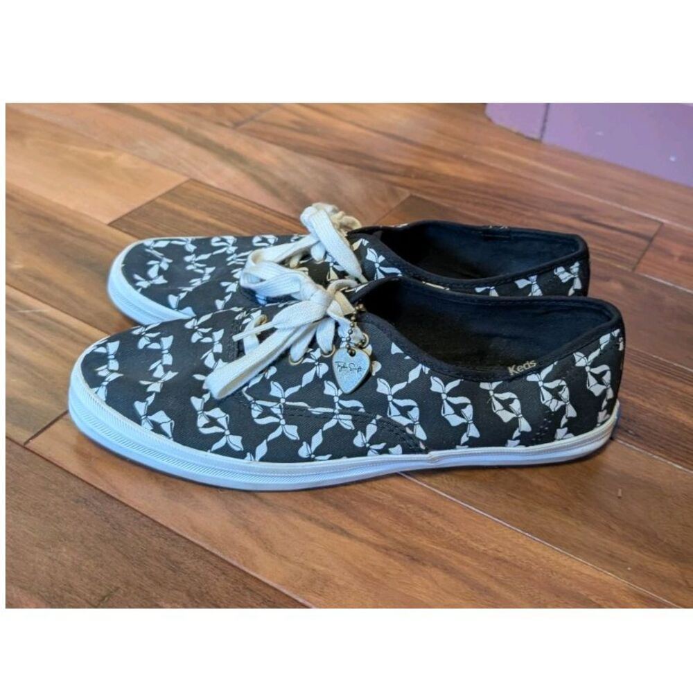 Keds x Taylor Swift Bow Canvas Sneakers Black White Guitar pick charm 1989 era